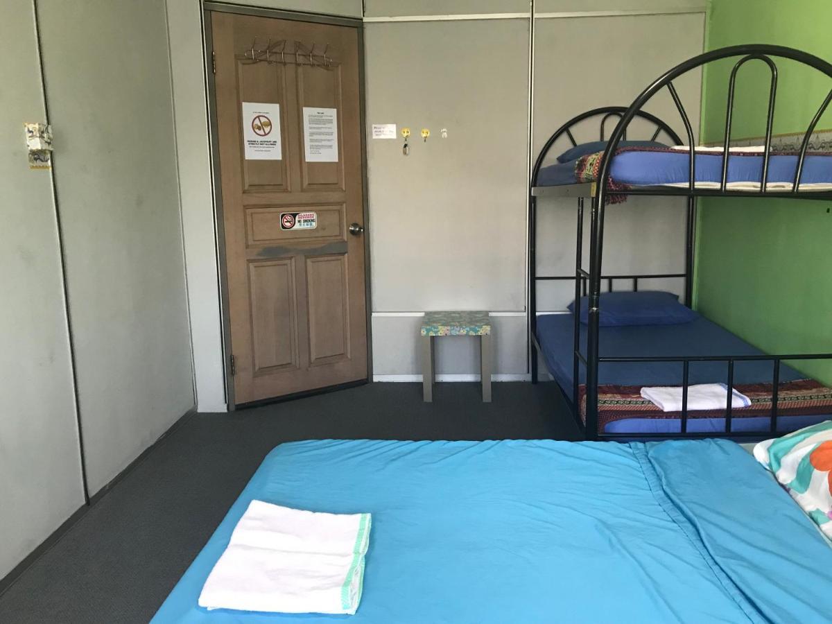 Borneo Sweet Guesthouse Kuching Esterno foto