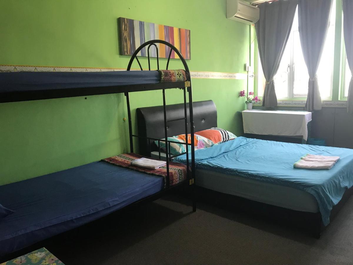 Borneo Sweet Guesthouse Kuching Esterno foto