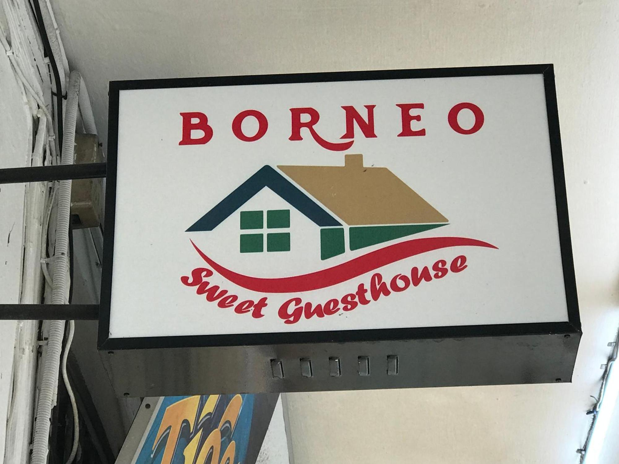 Borneo Sweet Guesthouse Kuching Esterno foto