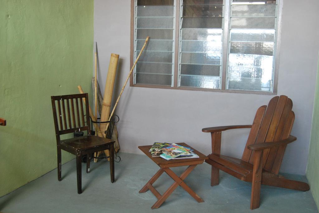 Borneo Sweet Guesthouse Kuching Esterno foto