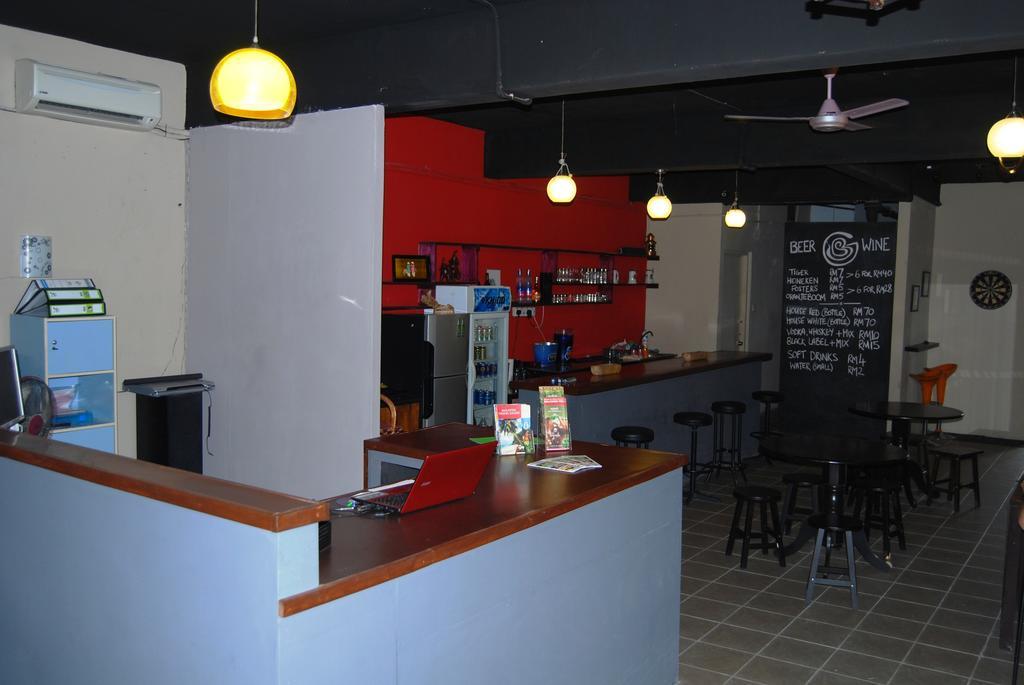 Borneo Sweet Guesthouse Kuching Esterno foto