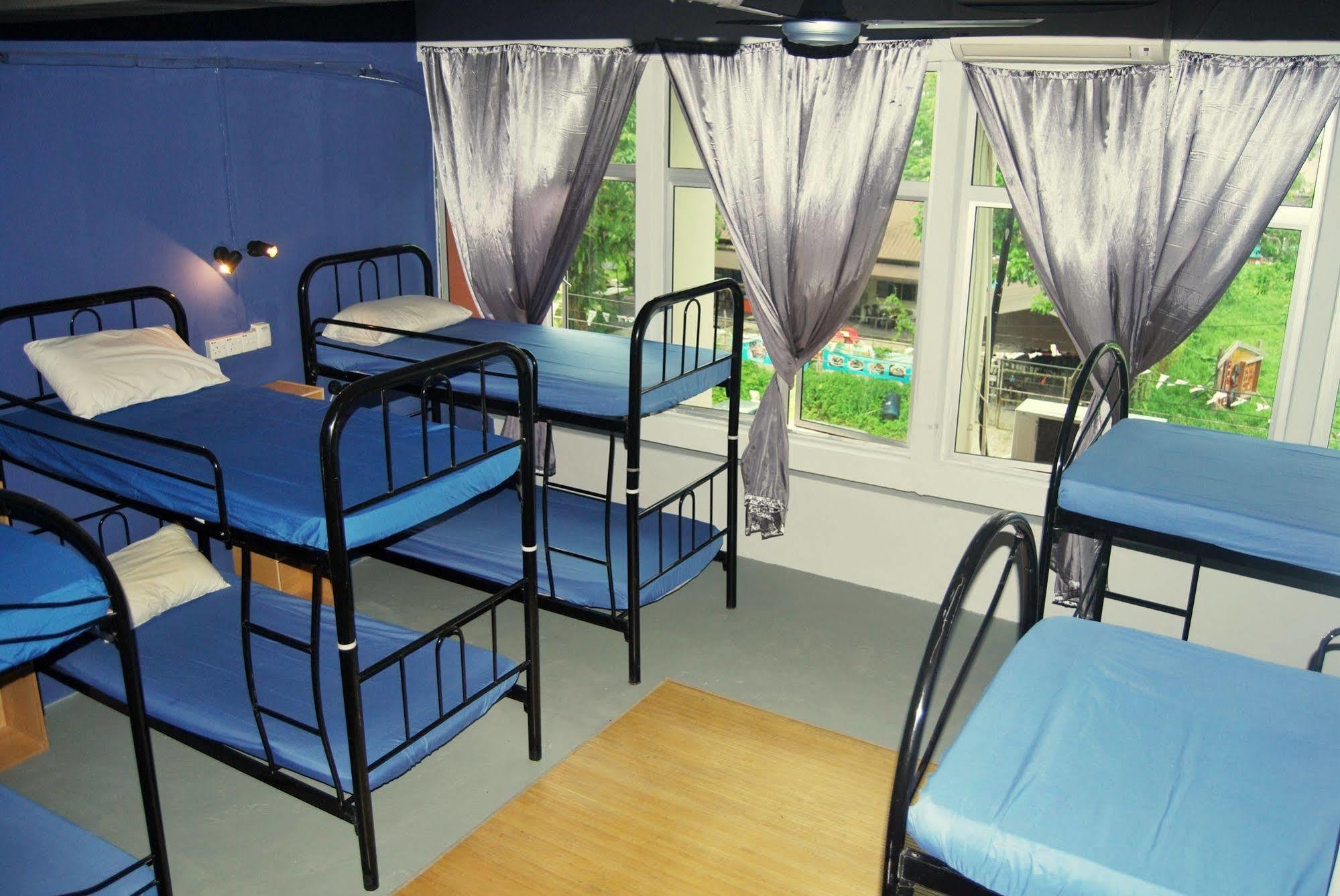 Borneo Sweet Guesthouse Kuching Esterno foto