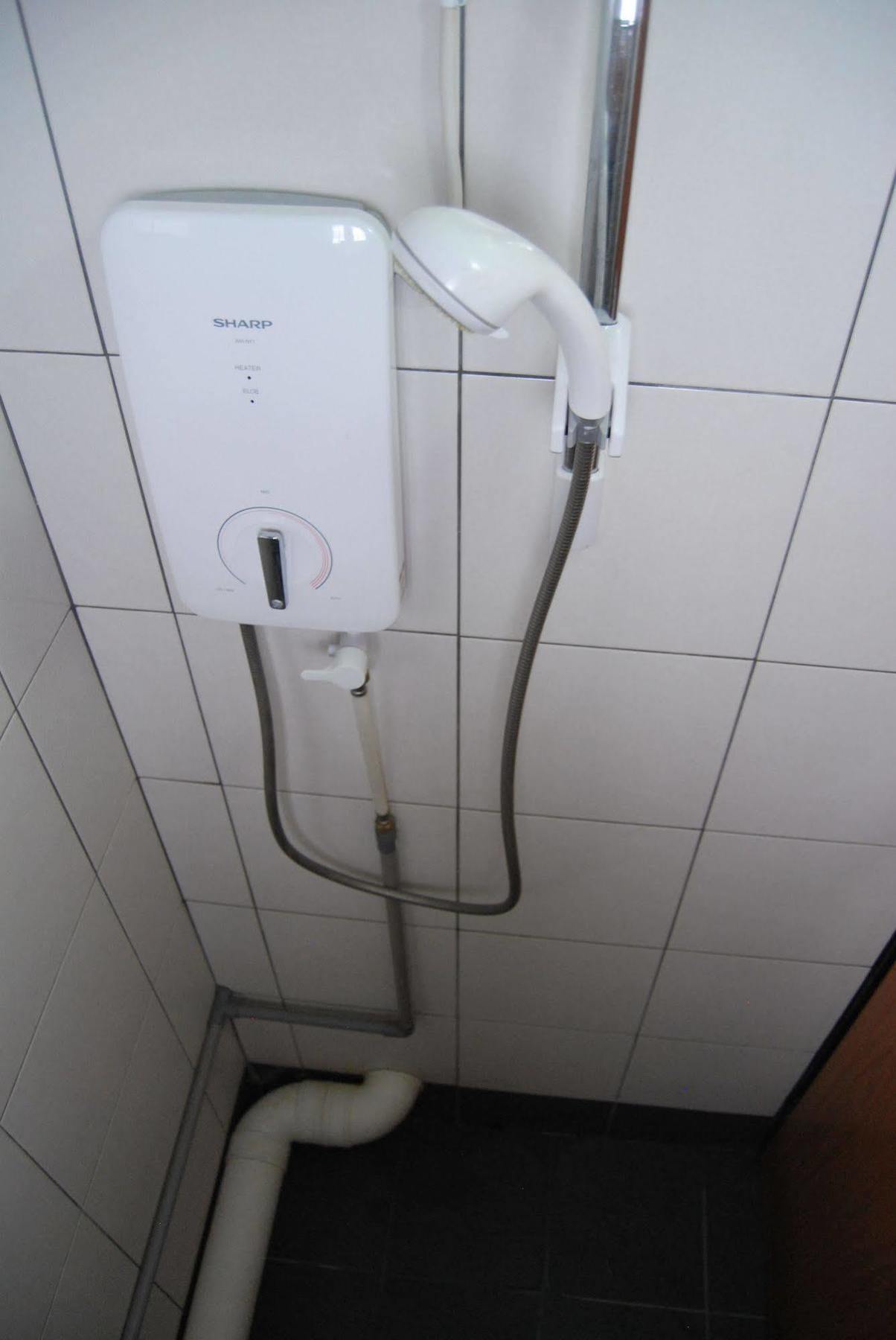 Borneo Sweet Guesthouse Kuching Esterno foto