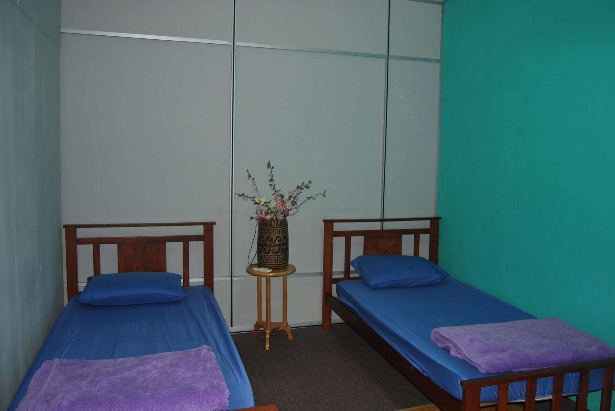 Borneo Sweet Guesthouse Kuching Esterno foto