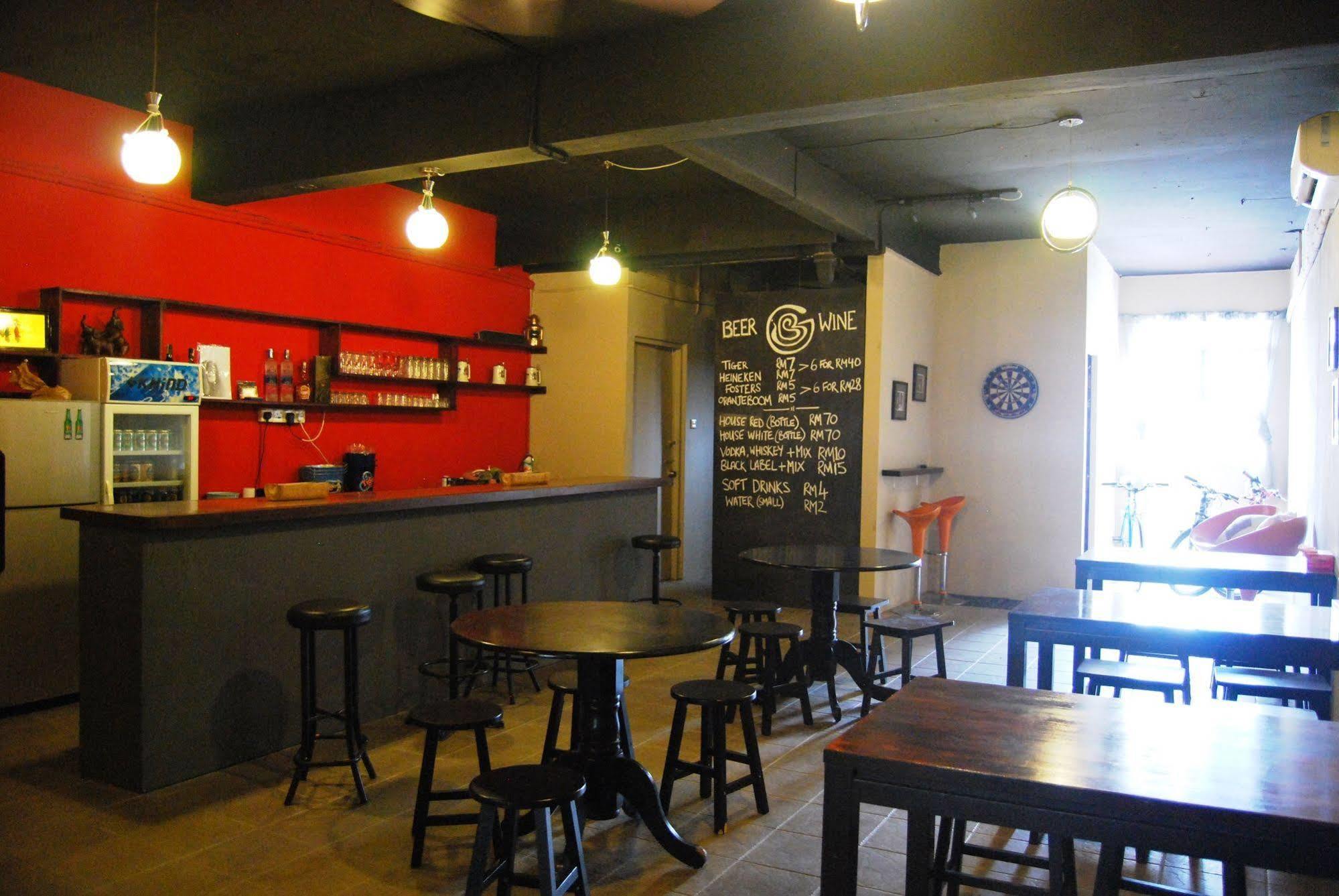 Borneo Sweet Guesthouse Kuching Esterno foto