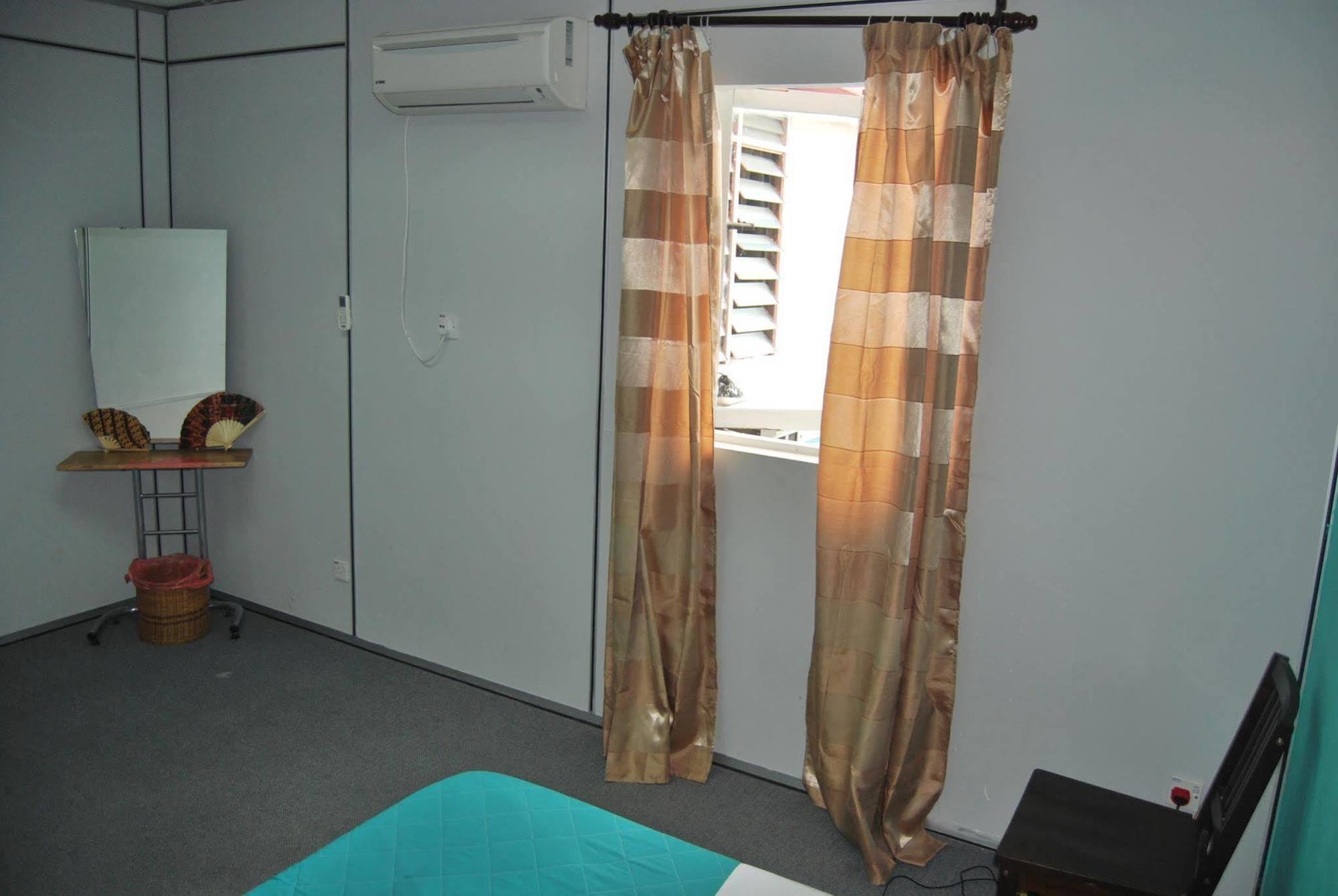 Borneo Sweet Guesthouse Kuching Esterno foto