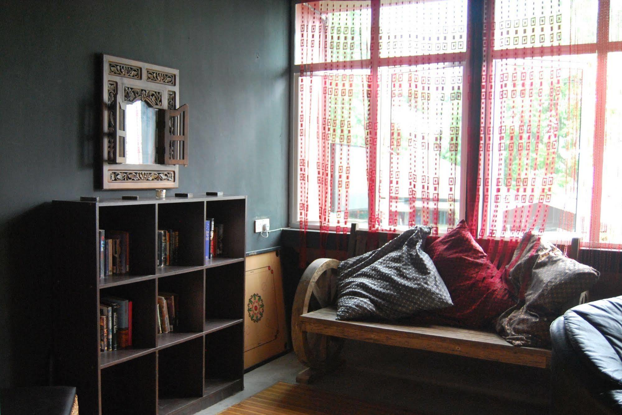 Borneo Sweet Guesthouse Kuching Esterno foto