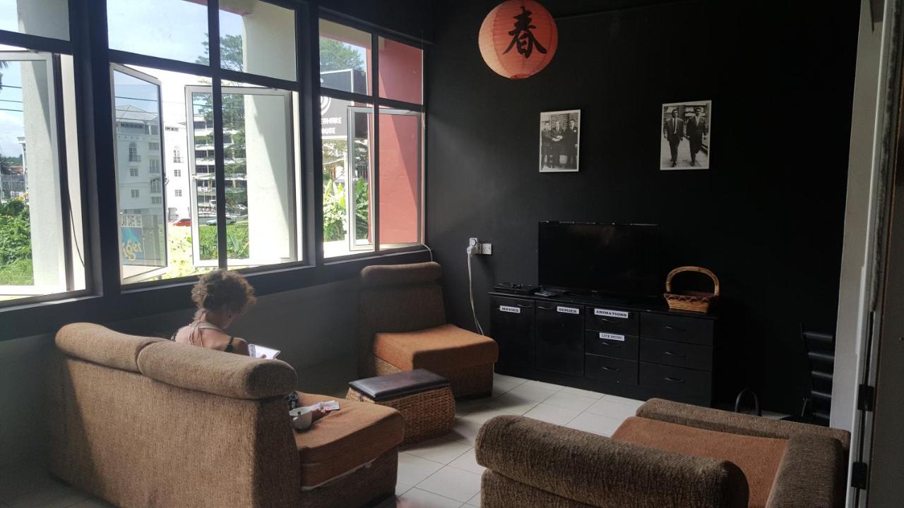Borneo Sweet Guesthouse Kuching Esterno foto